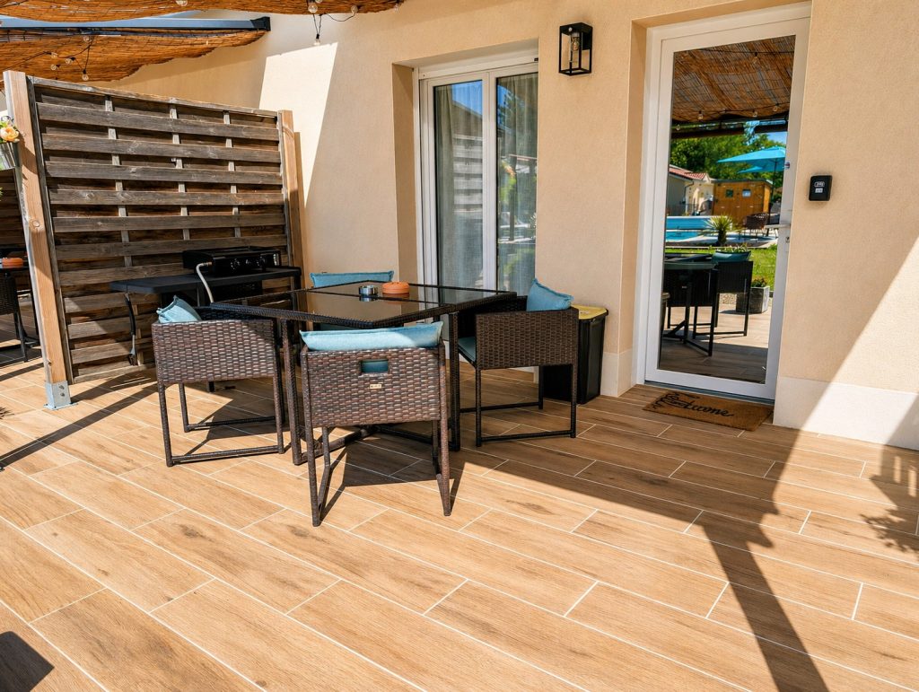 gîte-les-intemporels-avec terrasse priuvative
